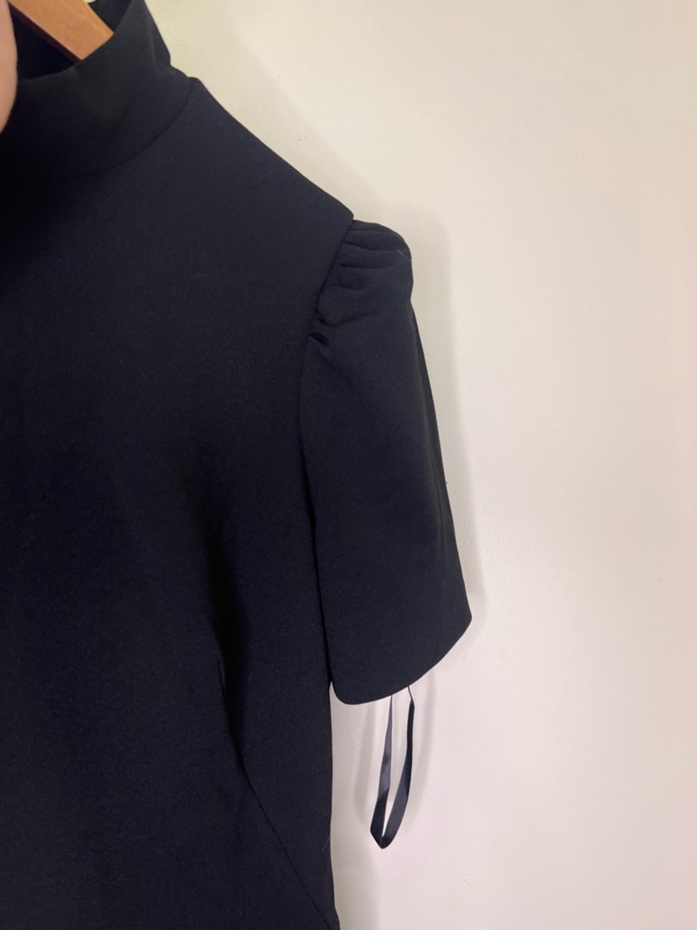 Maggy London Black Jumpsuit Tie Neck Puff Sleeve Wide Leg US 2 - Picture 7 of 13